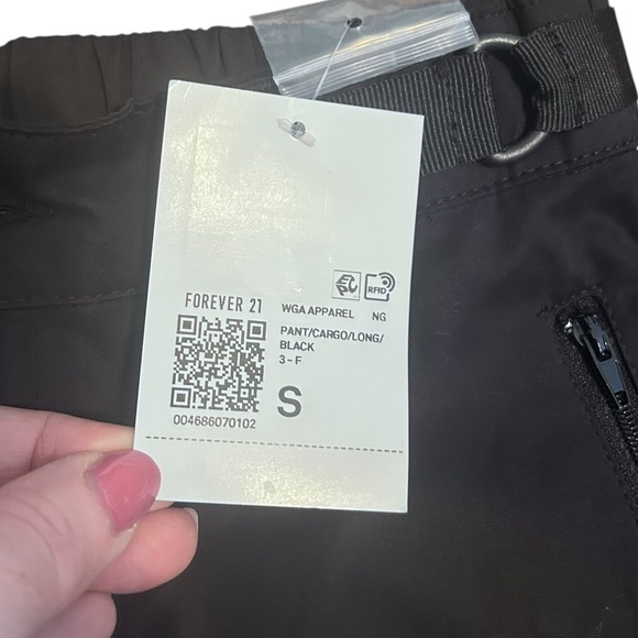 Forever 21 Cargo Utility Pants in Black size Small New with tags Goth Y2K - Picture 9 of 10